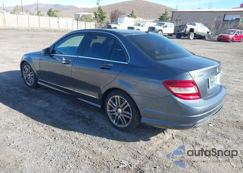 2011 Mercedes-Benz C 300 Luxury 4Matic/Sport 4Matic из США, поврежденный, VIN WDDGF8BB5BF540430